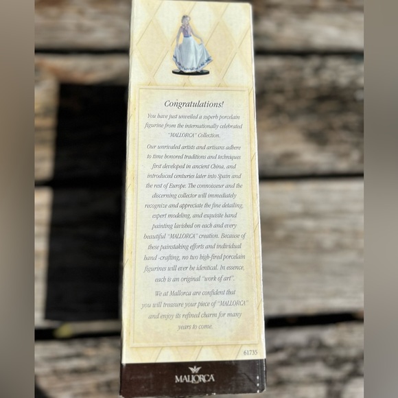Vintage NIB Studio Silversmith Mallorca Waltzing Caroline Porcelain Figurine - Picture 6 of 6